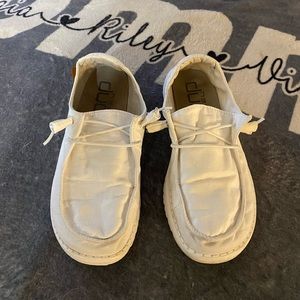 White Hey Dude Wendy size 6 Women’s